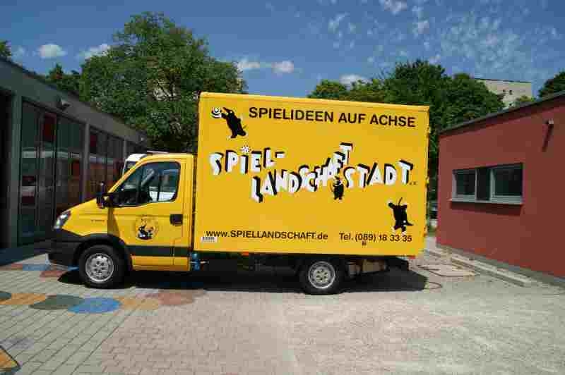 Schulhof Spielhof: Seifenkisten & Co.