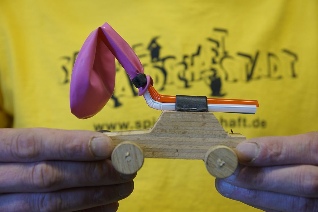 Spielzeugautors bauen mit Luftantrieb