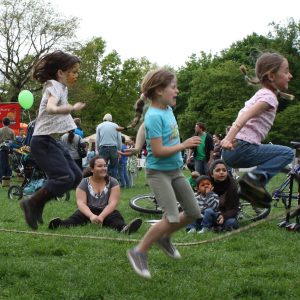 Eroeffnungsfest_Seilspringen_Quadrat