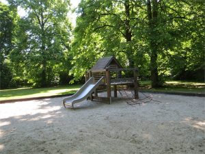 Buschingstr-Scherfwegspielplatz_Spielhäuschen