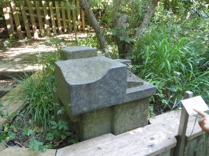 Steinarbeiten im Blindengarten_KB (2)