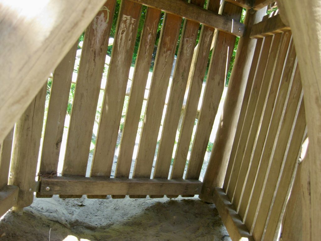 Unter_im_Spielgerät_Ziegelleistraße_26_06_26 Unten im Spielgerät Ziegelleistraße