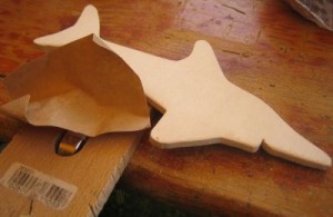 hai_bemalt_sperrholz_saegen_schleifen